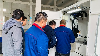 【刷涂設(shè)備驗(yàn)收】河南橡膠減震制品客戶(hù)視頻驗(yàn)收自動(dòng)刷涂機(jī)