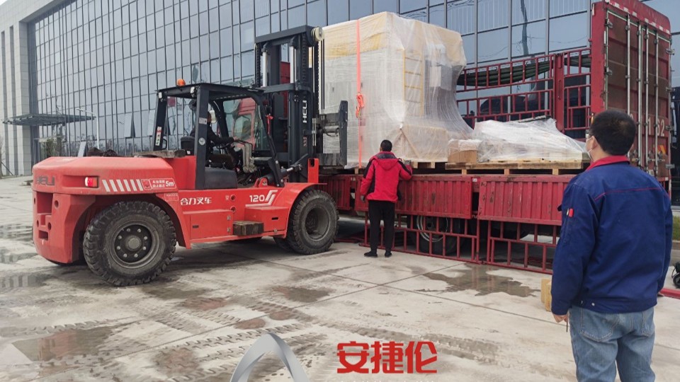 安捷倫又一臺(tái)自動(dòng)噴膠機(jī)發(fā)貨啦！發(fā)往重慶汽車(chē)零部件制造企業(yè)