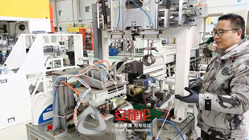 內孔滾膠機