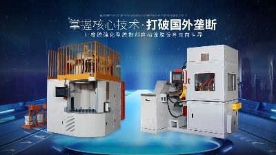 自動(dòng)噴膠機(jī)完全代替手工噴膠 成功晉升時(shí)代新寵