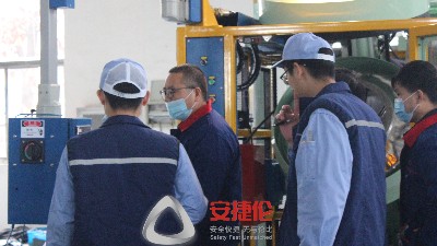 東海橡塑驗(yàn)收自動滾噴機(jī)，門面擔(dān)當(dāng)又為安捷倫完成一單！